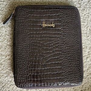 Dark Brown Snake Skin Harrods Ipad case